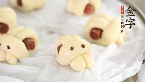 上鍋大火蒸20分鐘后，關火燜5分鐘就可以了。