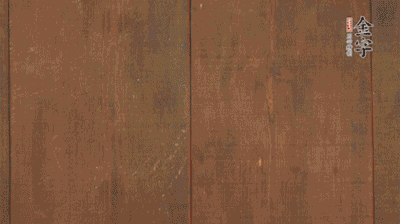 老豆腐切成塊。