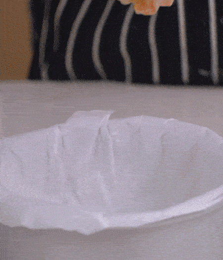 放到容器中，30-36攝氏度的地方發(fā)酵2次。