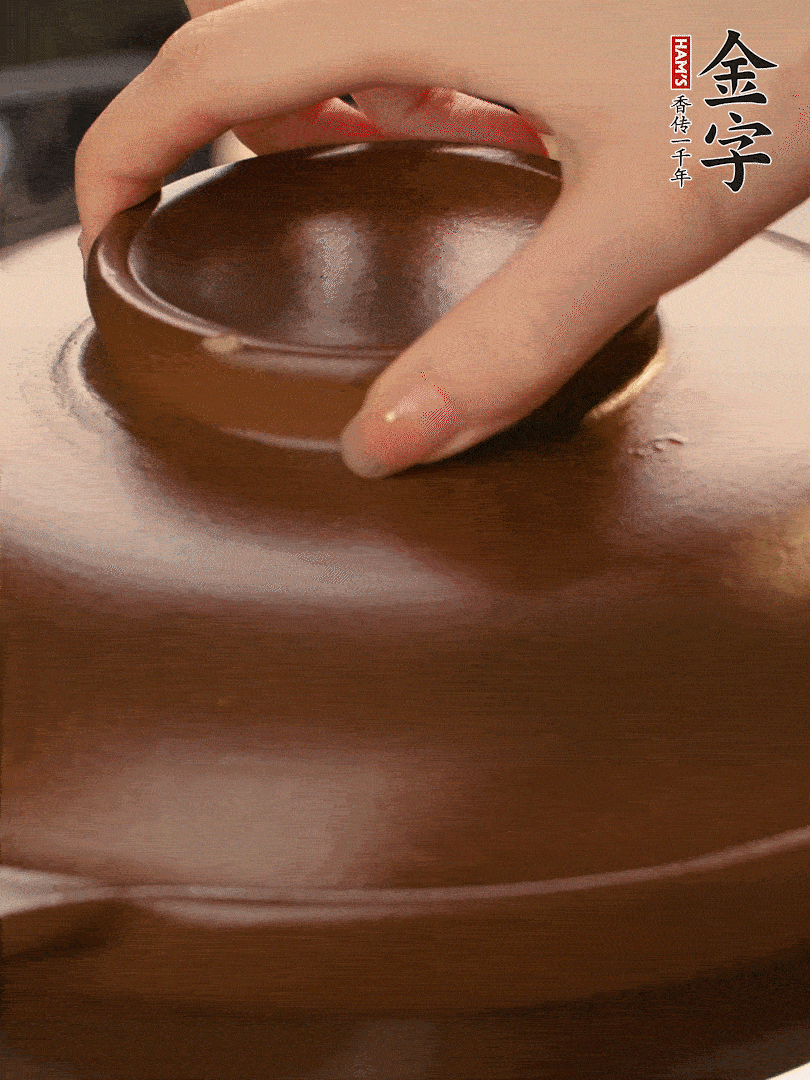 再下日本豆腐煮3分鐘。