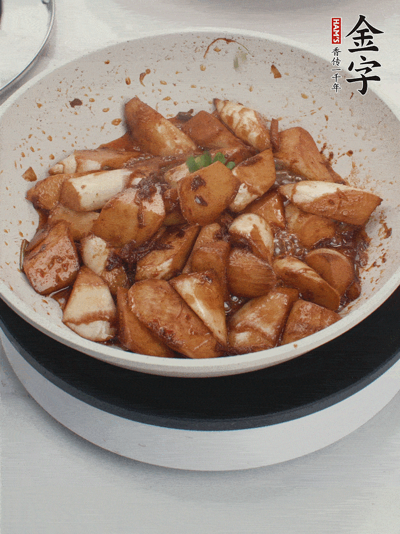 撒上一點(diǎn)小蔥花。