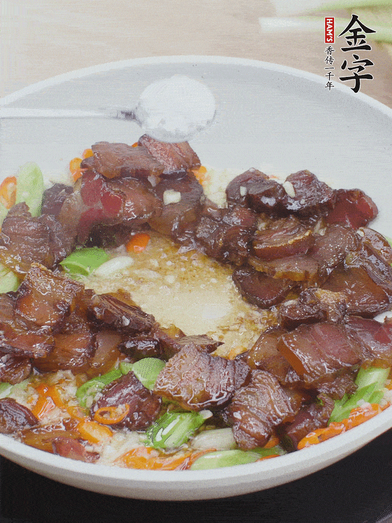 下醬油肉，一點(diǎn)生抽、白糖調(diào)味。
