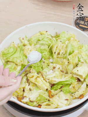 一點鹽、糖調(diào)味。