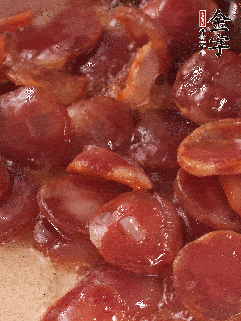 絲苗米洗凈后，用1.5倍水煮至6分熟（偏硬的質(zhì)地），網(wǎng)篩撈起瀝干水分備用。